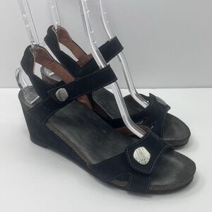 Taos Women's Sandals Carousel 2‎ Wedge Ankle Strap Shoes Black Leather Size 8.5